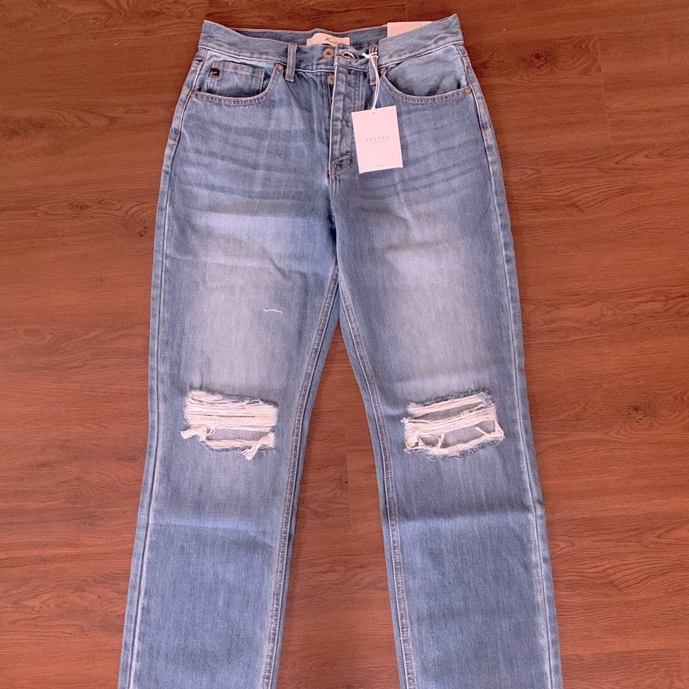 NWT Kancan 90s boyfriend jeans. Size 7/27.